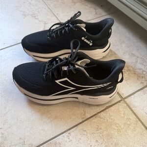 Women’s Diadora Running Shoes 7.5